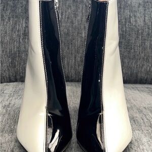 Preloved: Day-Vine Black & White Shiny ankle booties. Size 39 US 8.5